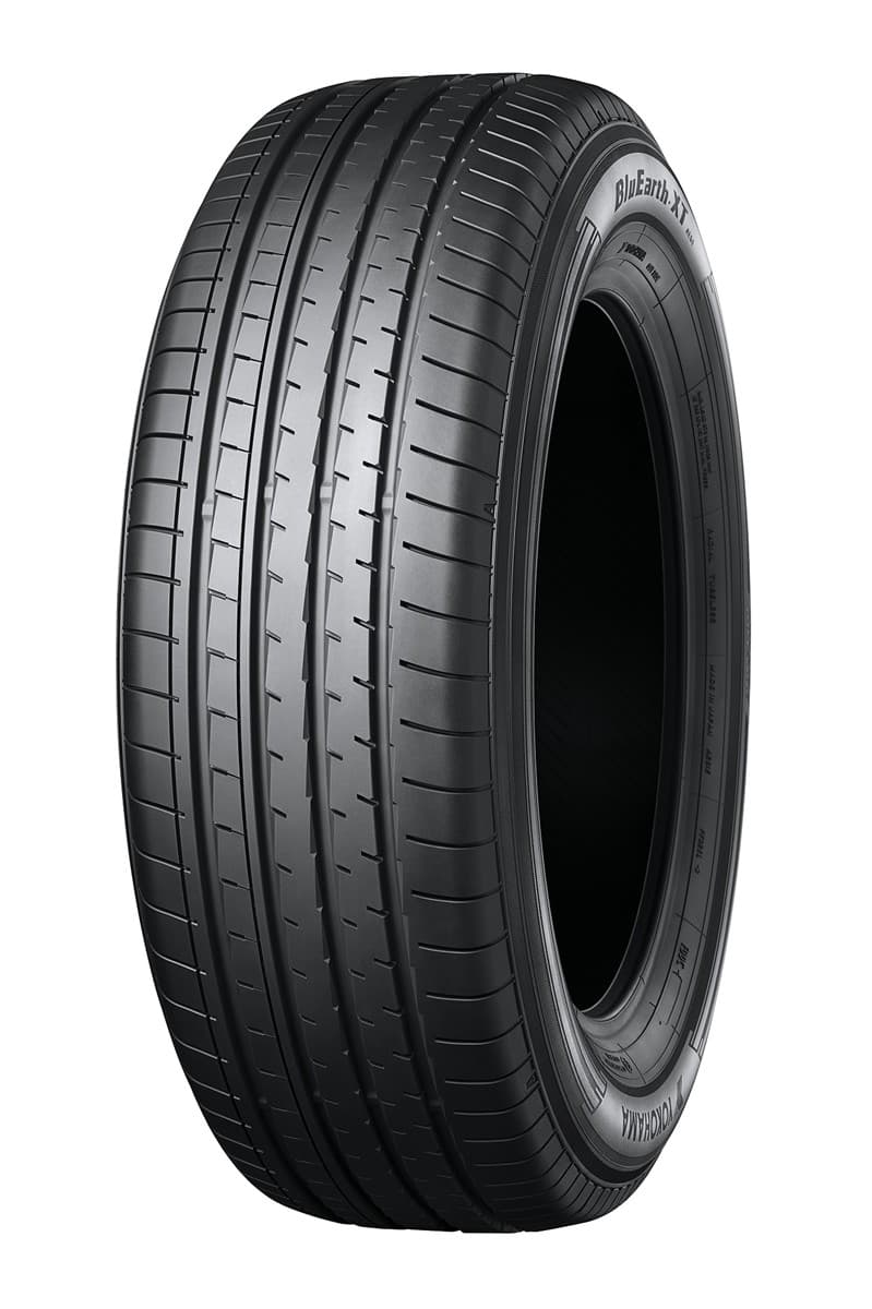YOKOHAMA BLUEARTH-XT AE61 235/65 R17